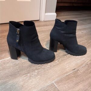 Gibson Latimer Black Ankle Boots